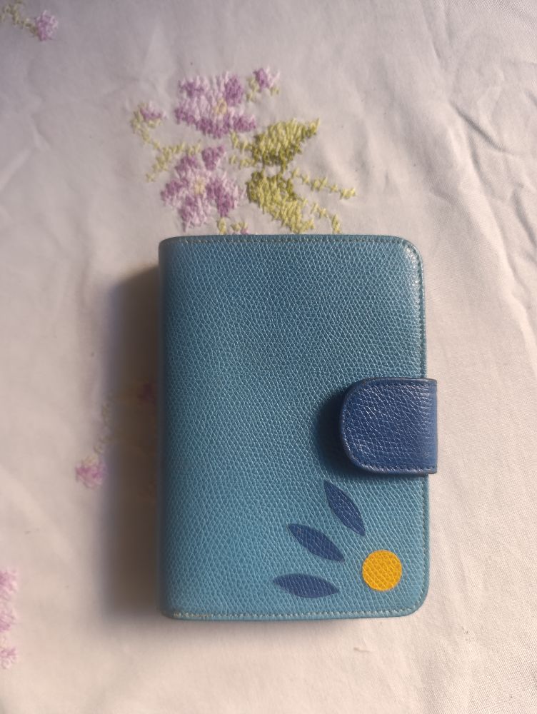 un portefeuille de bon etat.