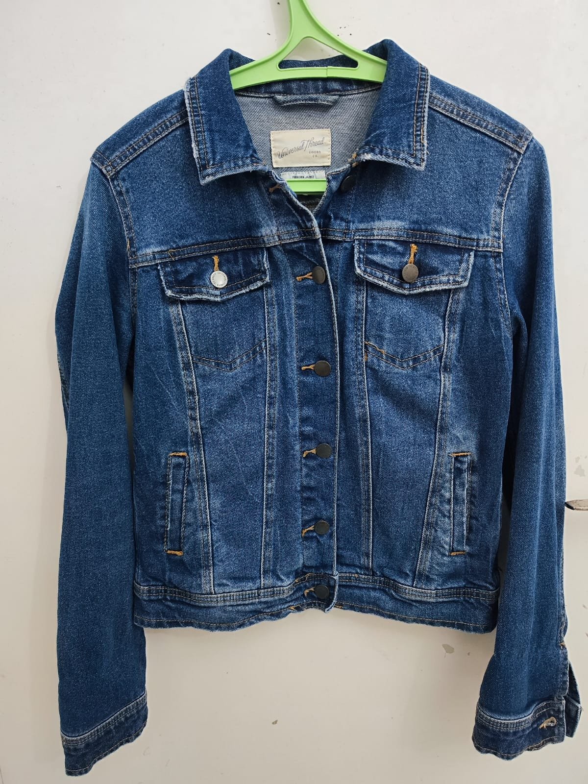 Liquidation veste jeans de taille S presque neuve  d
