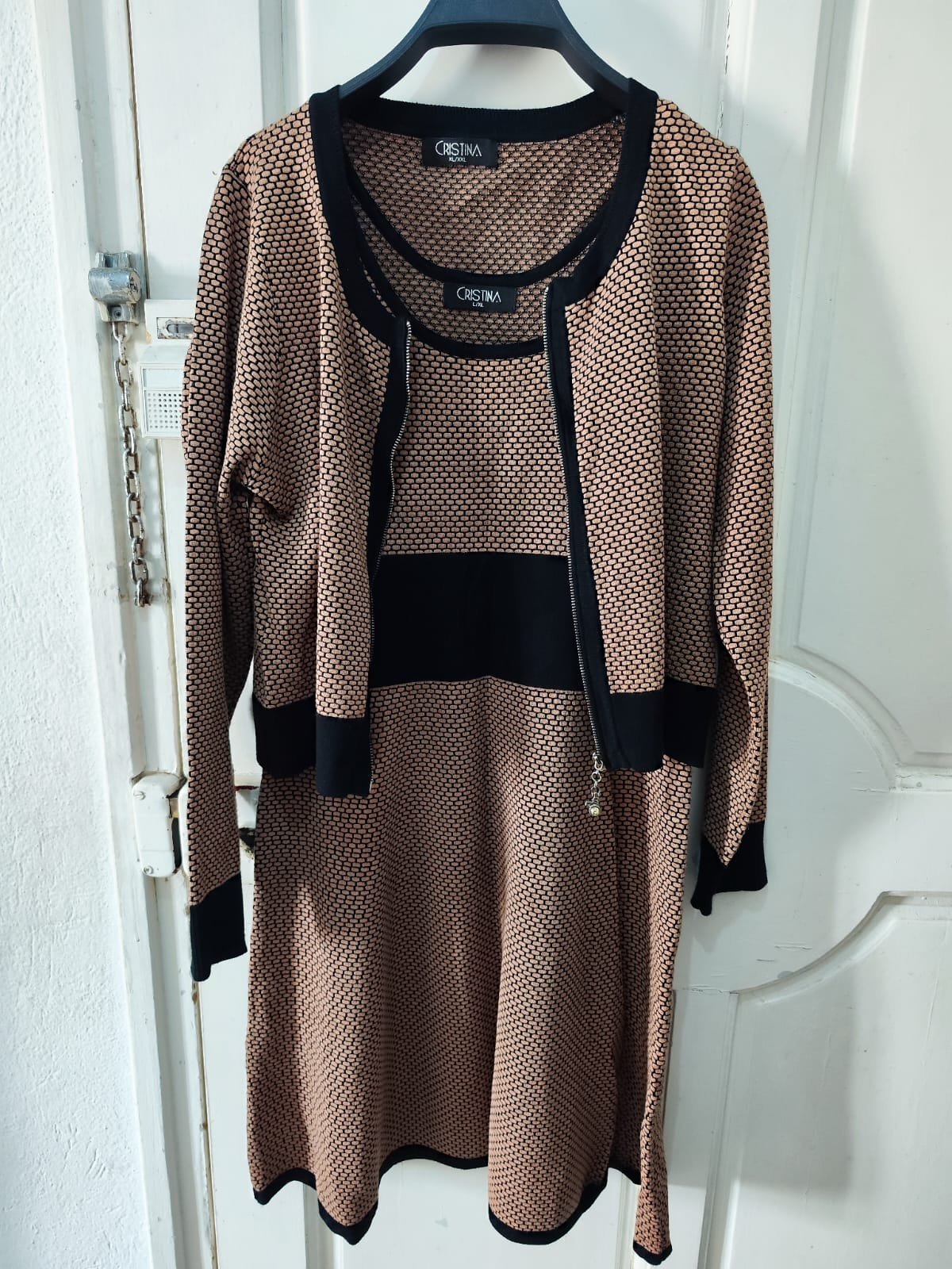 Robe courte avec sans gilet de la marque CRISTINA