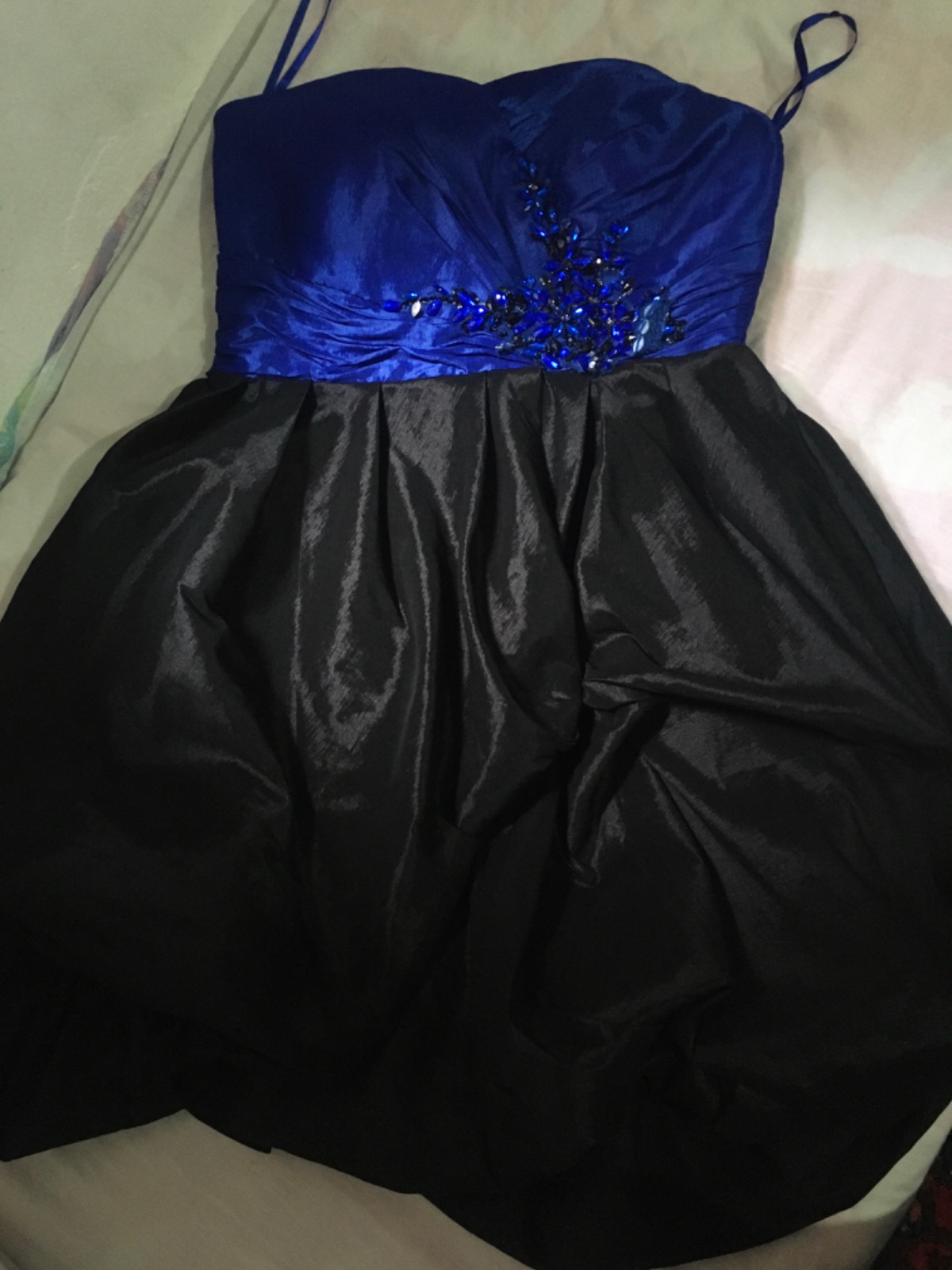 ‏Robe de soirée chic bleu royal – très bon état – prix intéressant