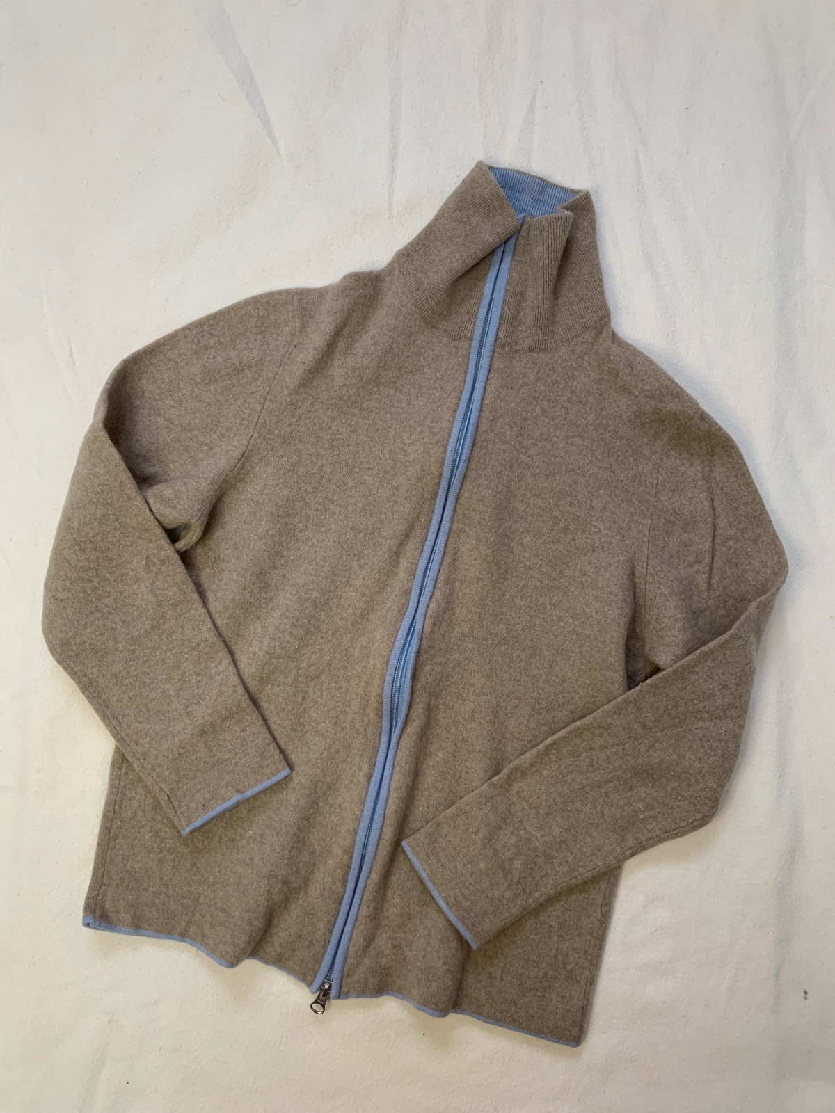 Gilet beige et bleu
