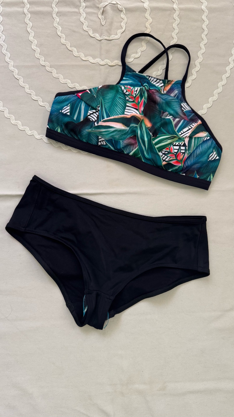 Bikini noir et Multicolore