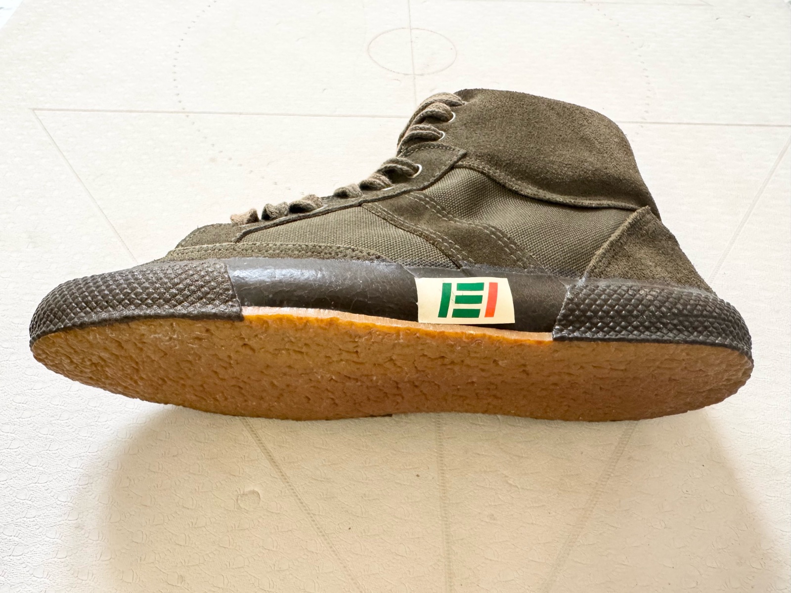 Chaussure montante type sneaker/boot 