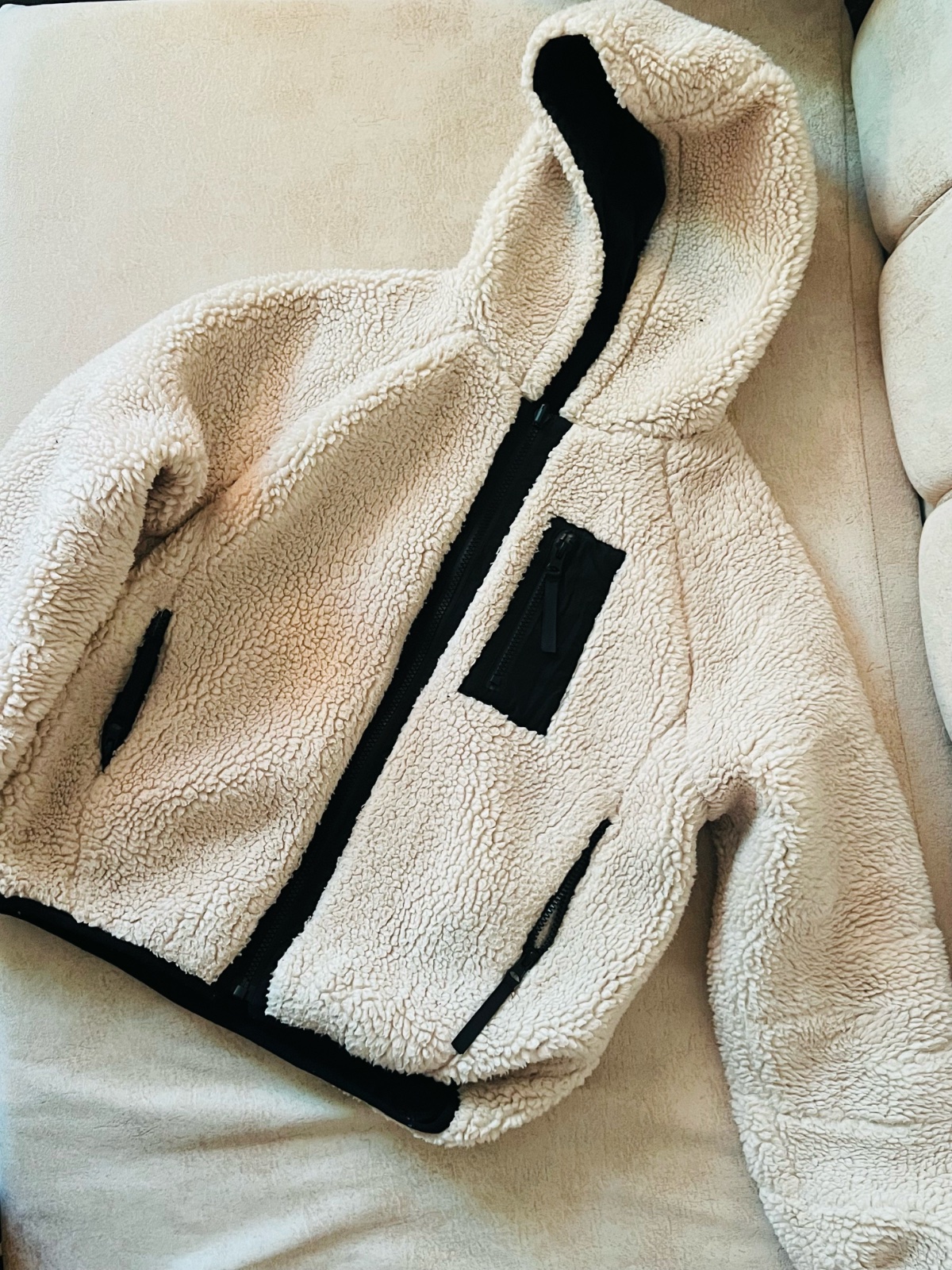 Veste moumoute réversible (Kiabi) - Beige et Noir.
