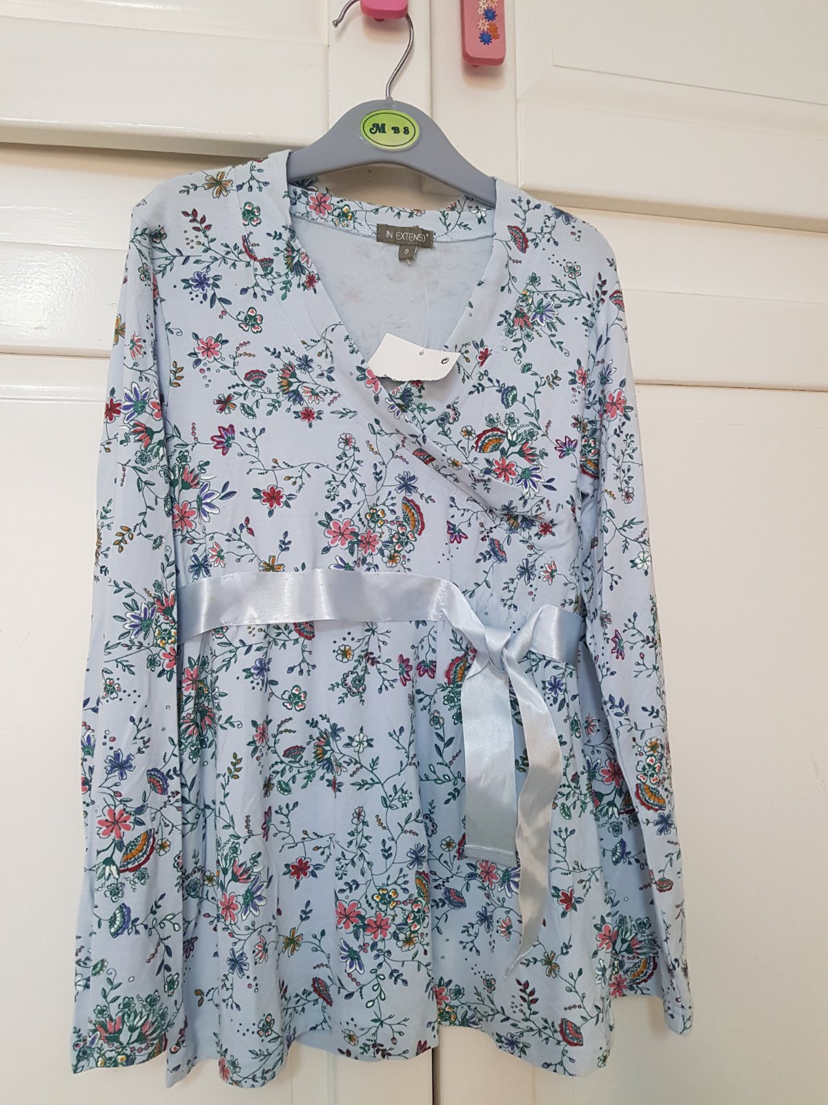 Top bleu clair à imprimé floral, 