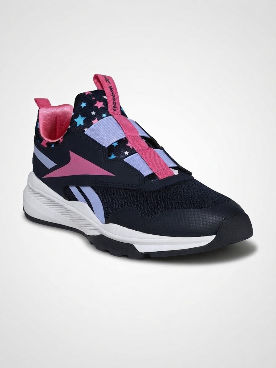 Des baskets bleus marines