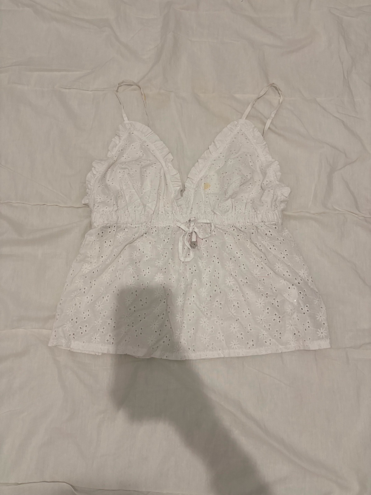 Haut blanc en broderie anglaise