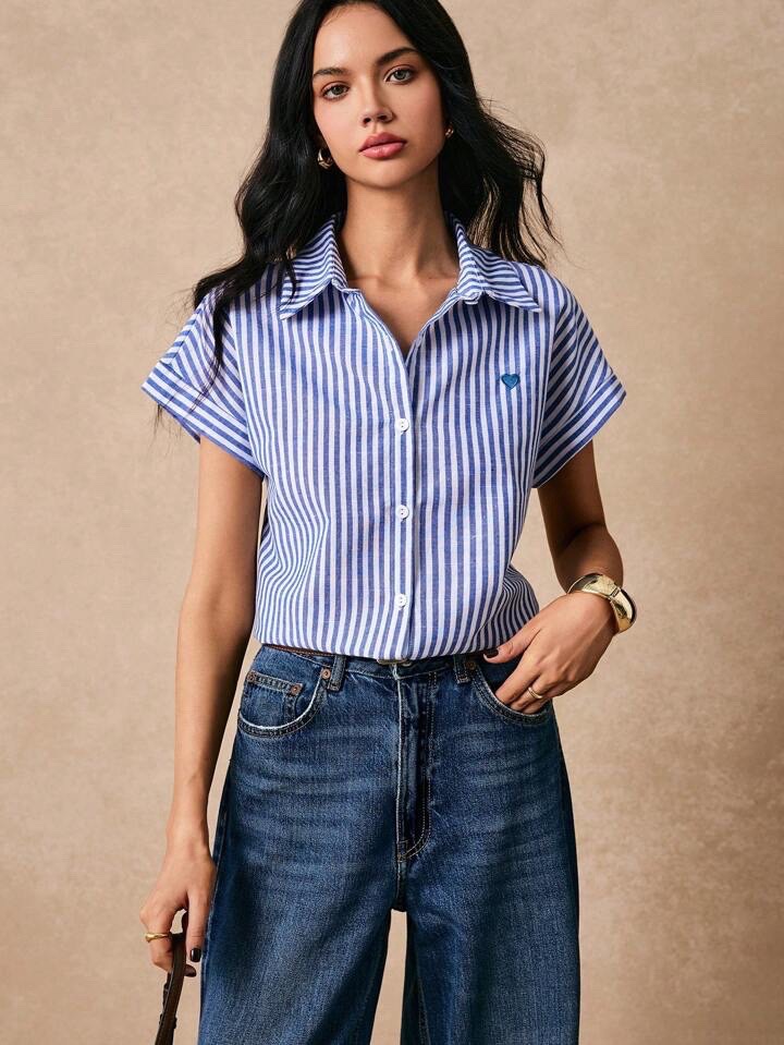 Chemise À Rayures Bleues Et Blanches Avec Broderie En Forme De Cœur En Coton Et Lin 