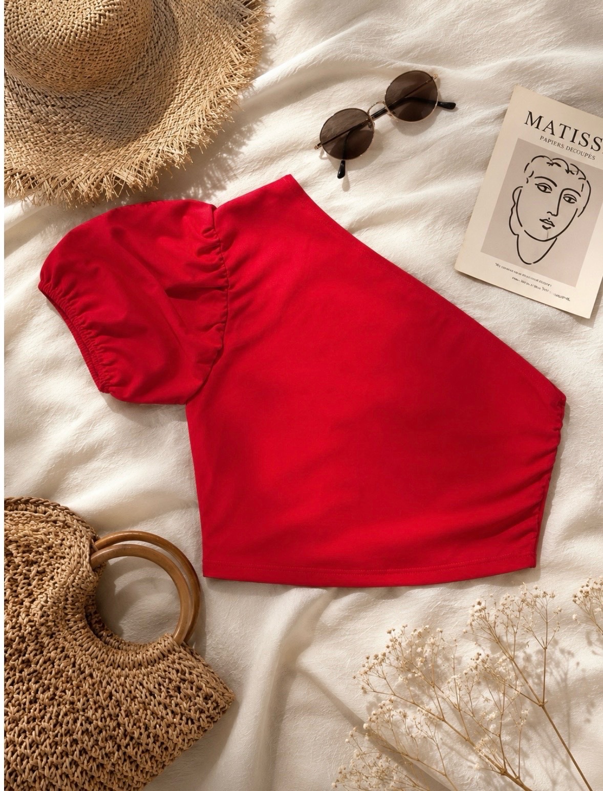 Haut rouge asymétrique