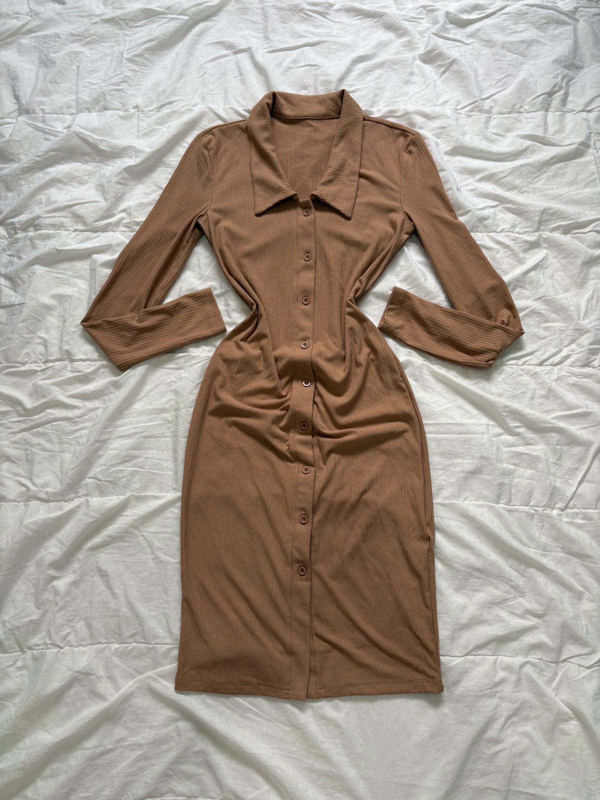 Robe moulante mi-longue boutonnée tt neuve