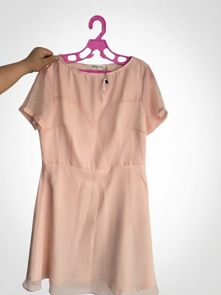 Robe rose poudré élégante – manches courtes – neuve jamais portée