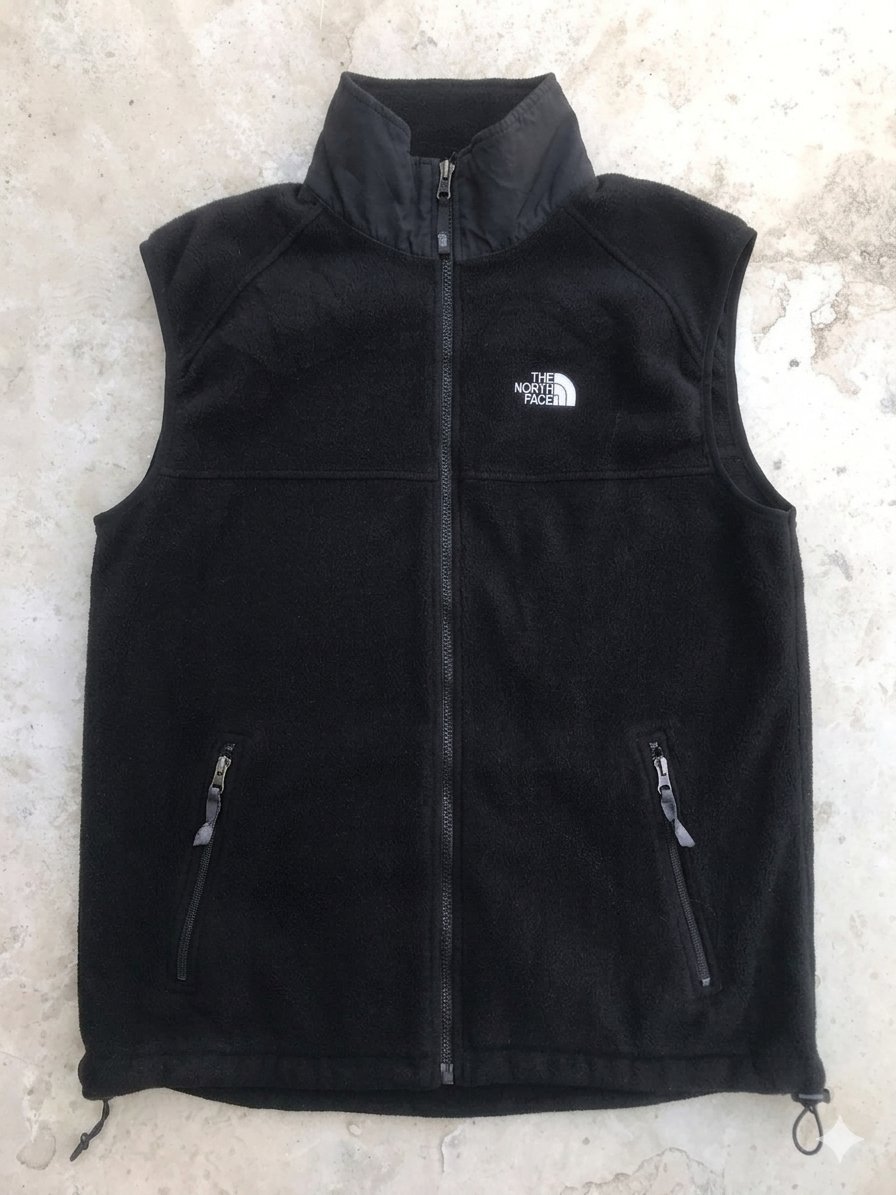 Gilet sans manches The North Face Polartec – Black Edition. NB ticket taille mna7ya ema ena nelbes M w tji 9addi 