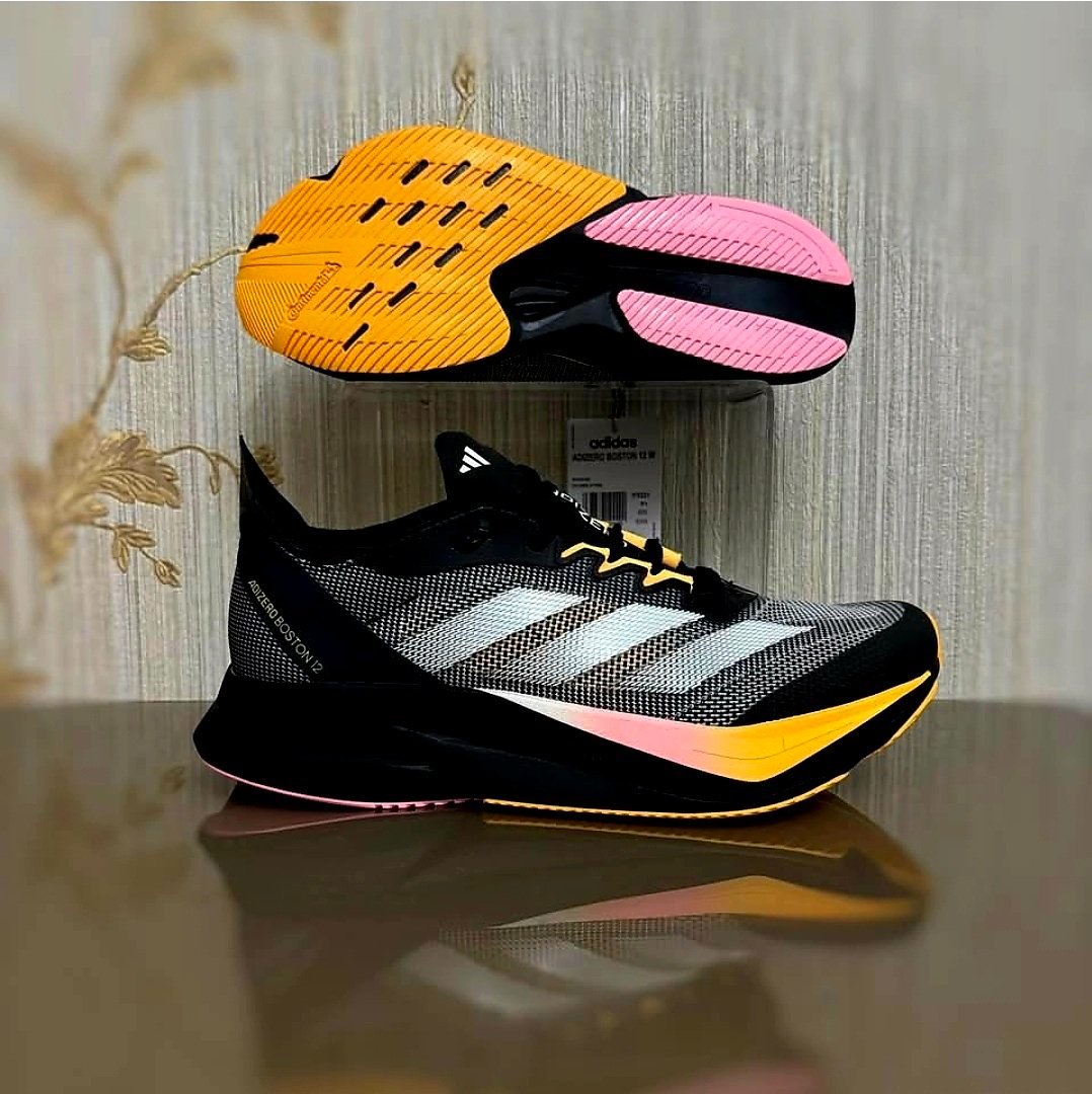 Carbone ● pointure 40 (25 cm) ● prix 360dt ADIZERO BOSTON 12  