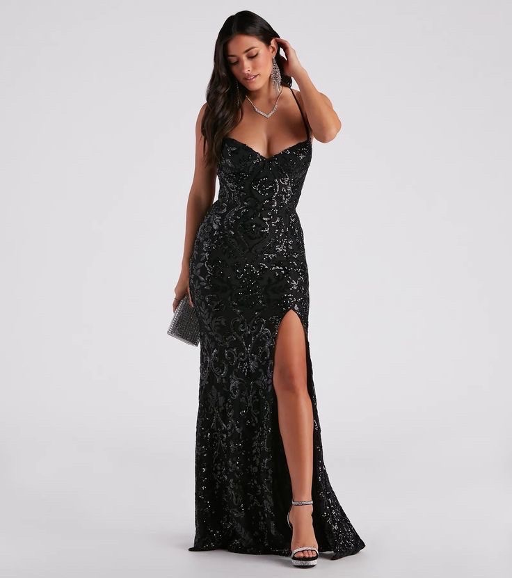 Robe soirée longue moulante مطروزة