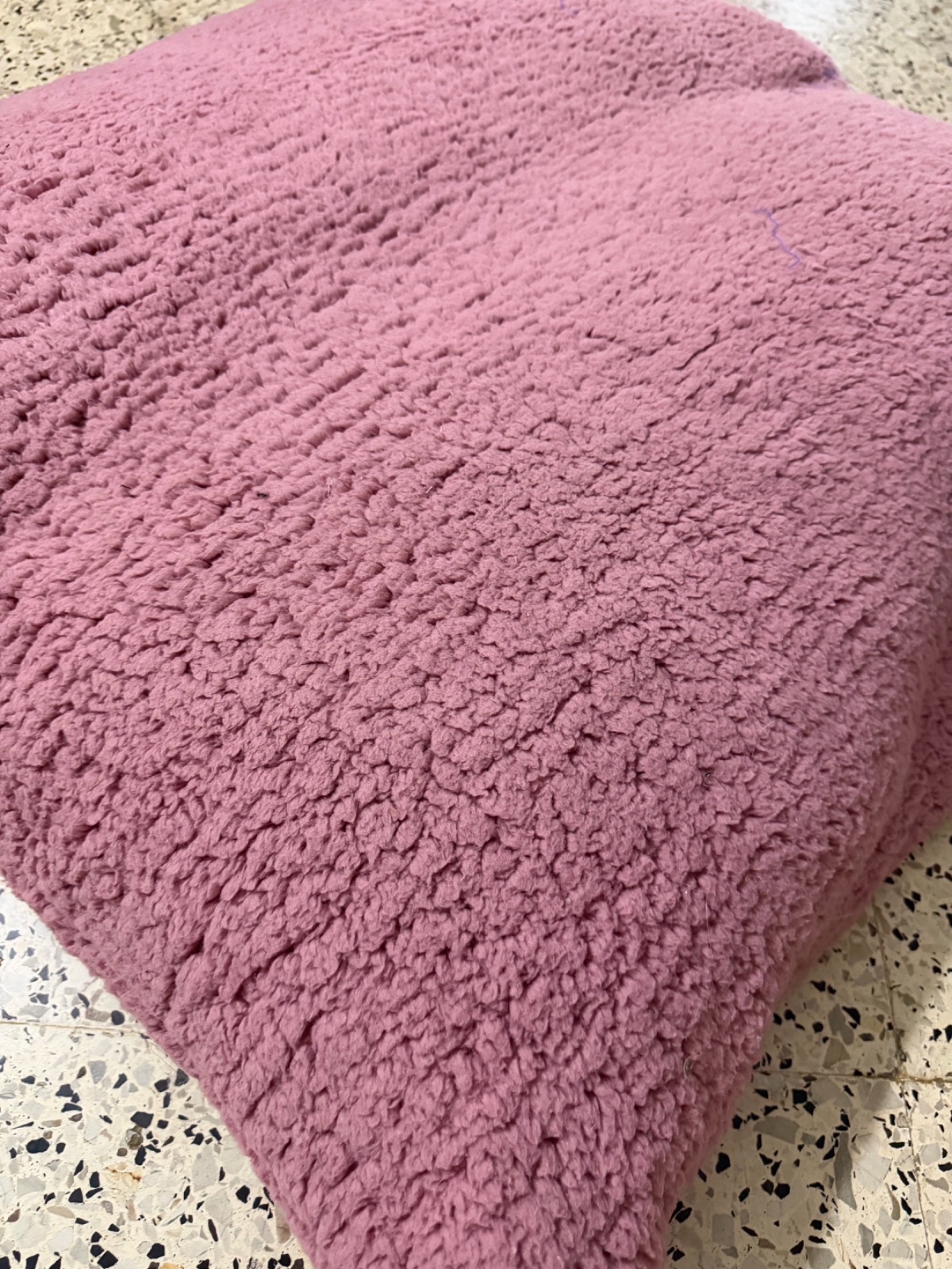 Pet pillow Xtra-Large rose dimensions 76/76cm 