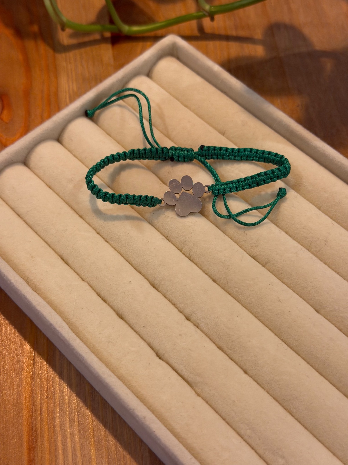 Bracelet tresse avec motif patte en acier inoxydable argenté plusieurs couleurs disponibles 🐾