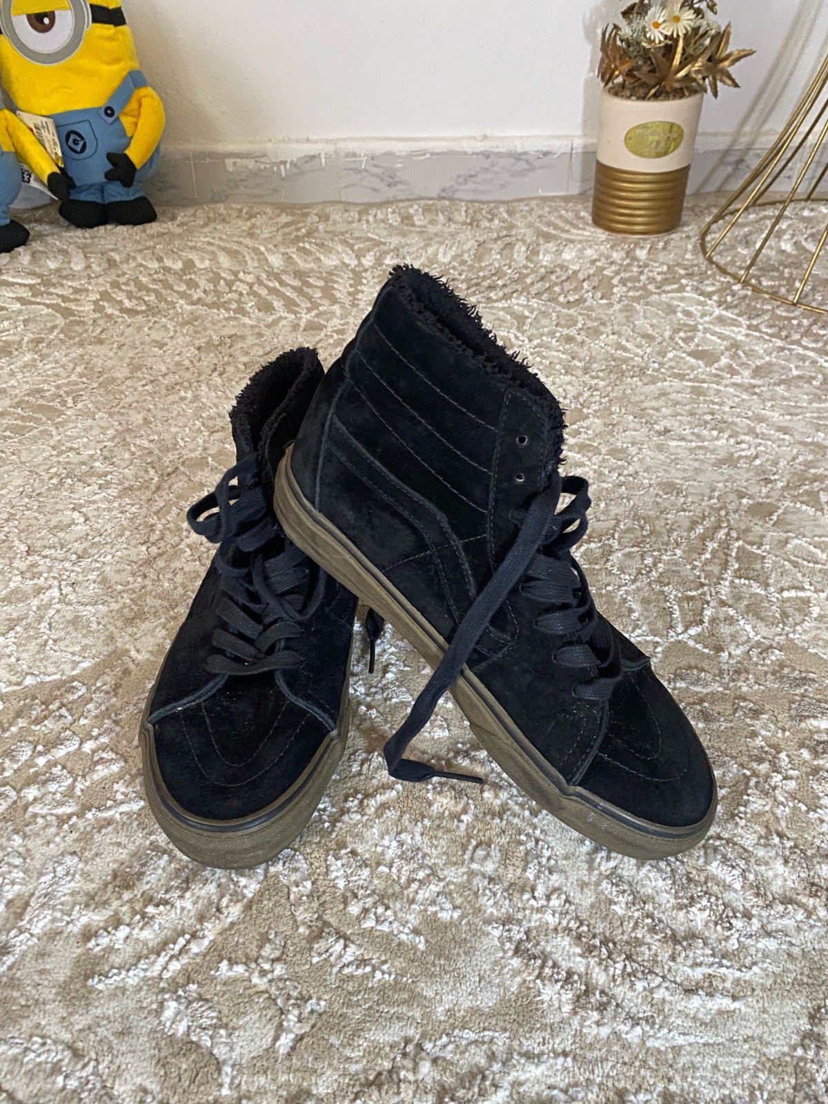 Vans Sk8-Hi Suede Sherpa Sneakers