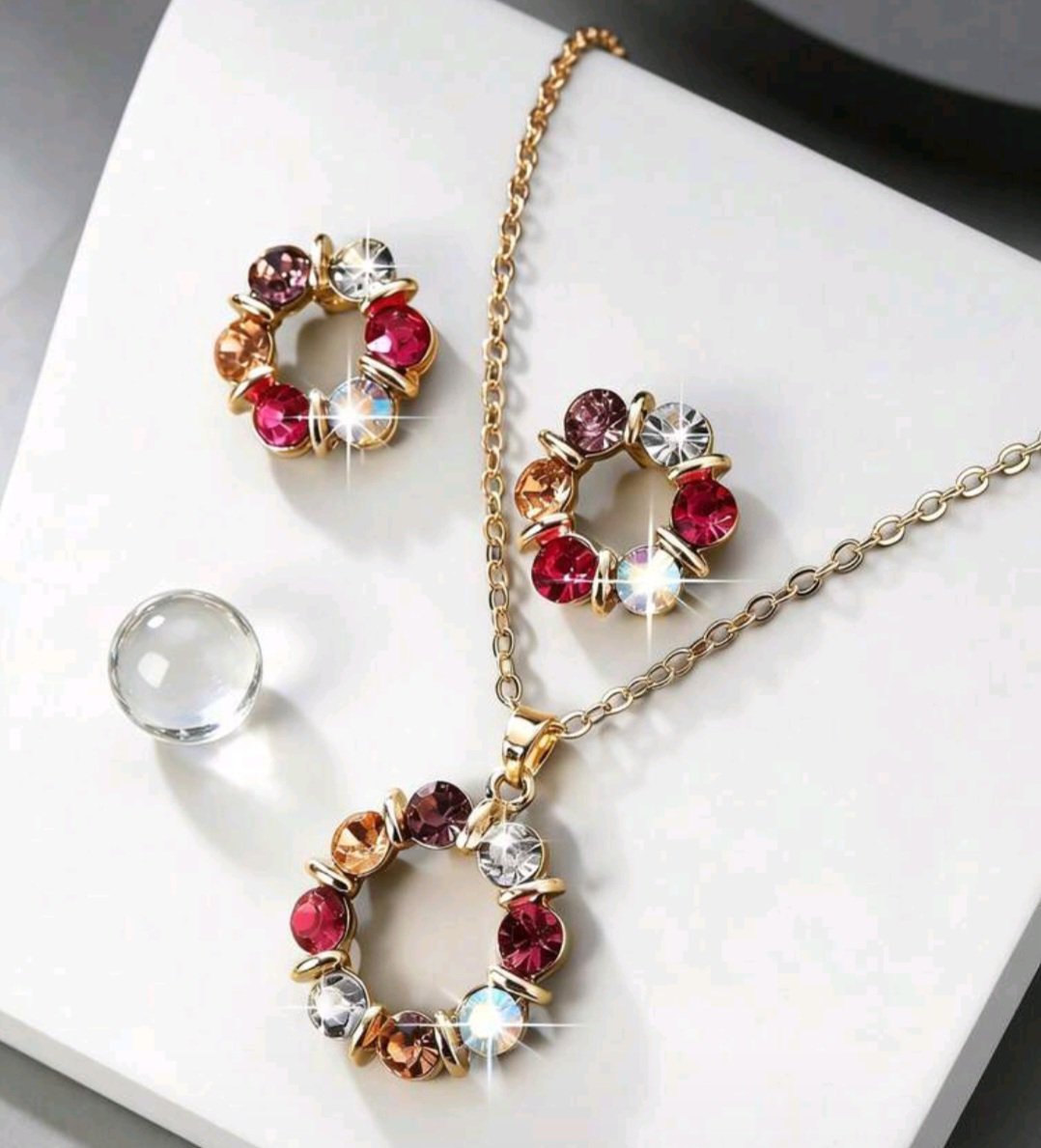 Collier et boucles d’oreilles