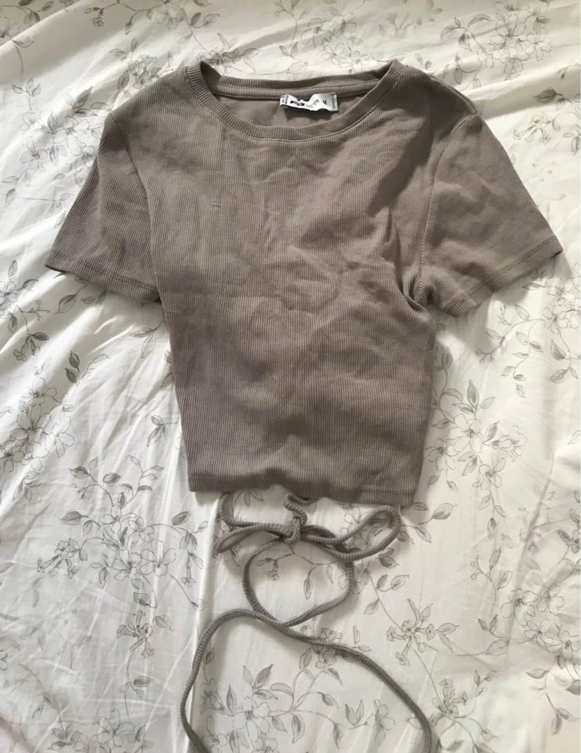 Top gris dos croisé