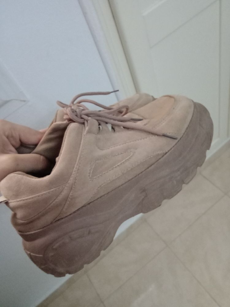 Baskets chunky beige