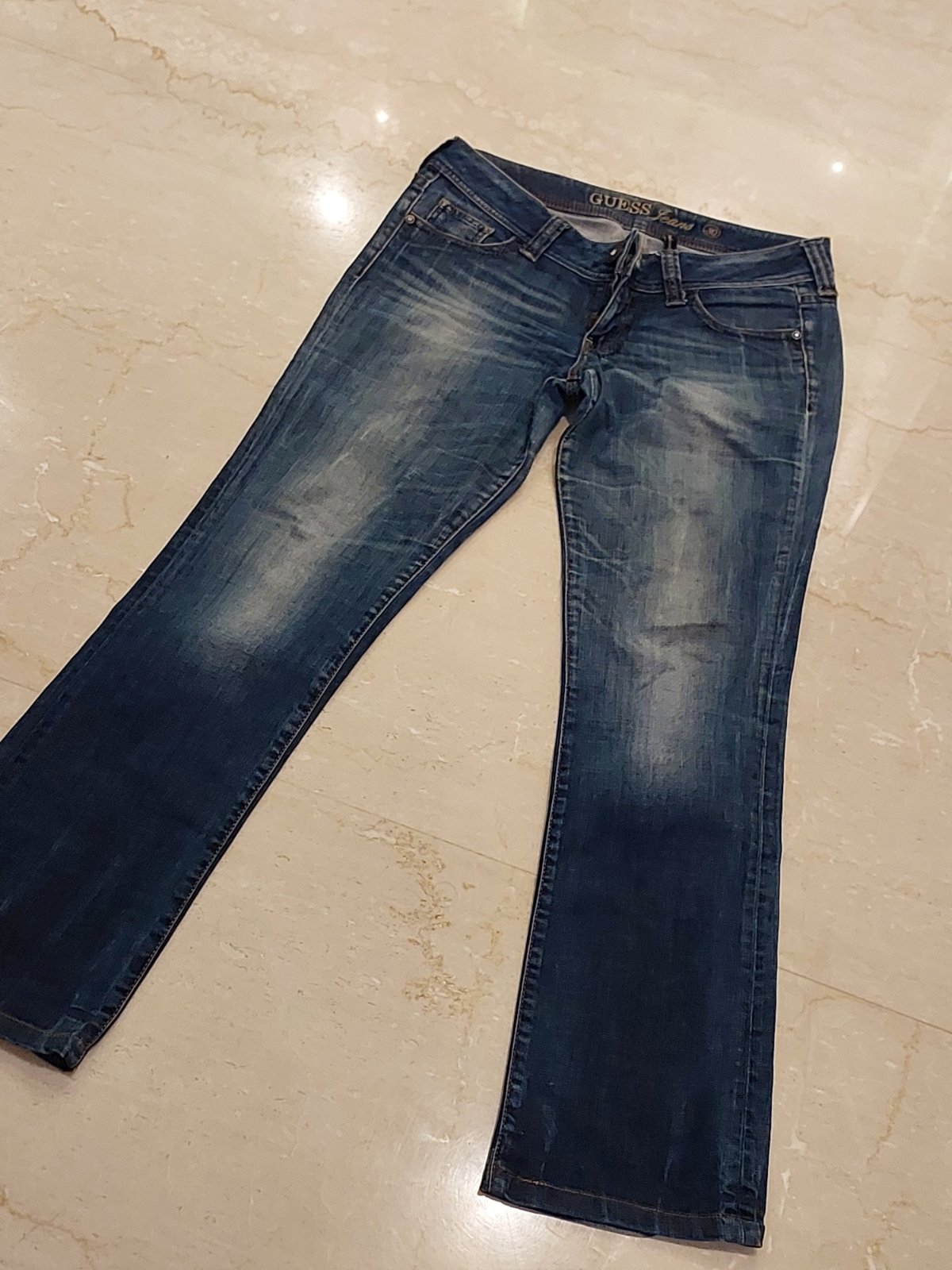 Jean bleu foncee style annees 90'