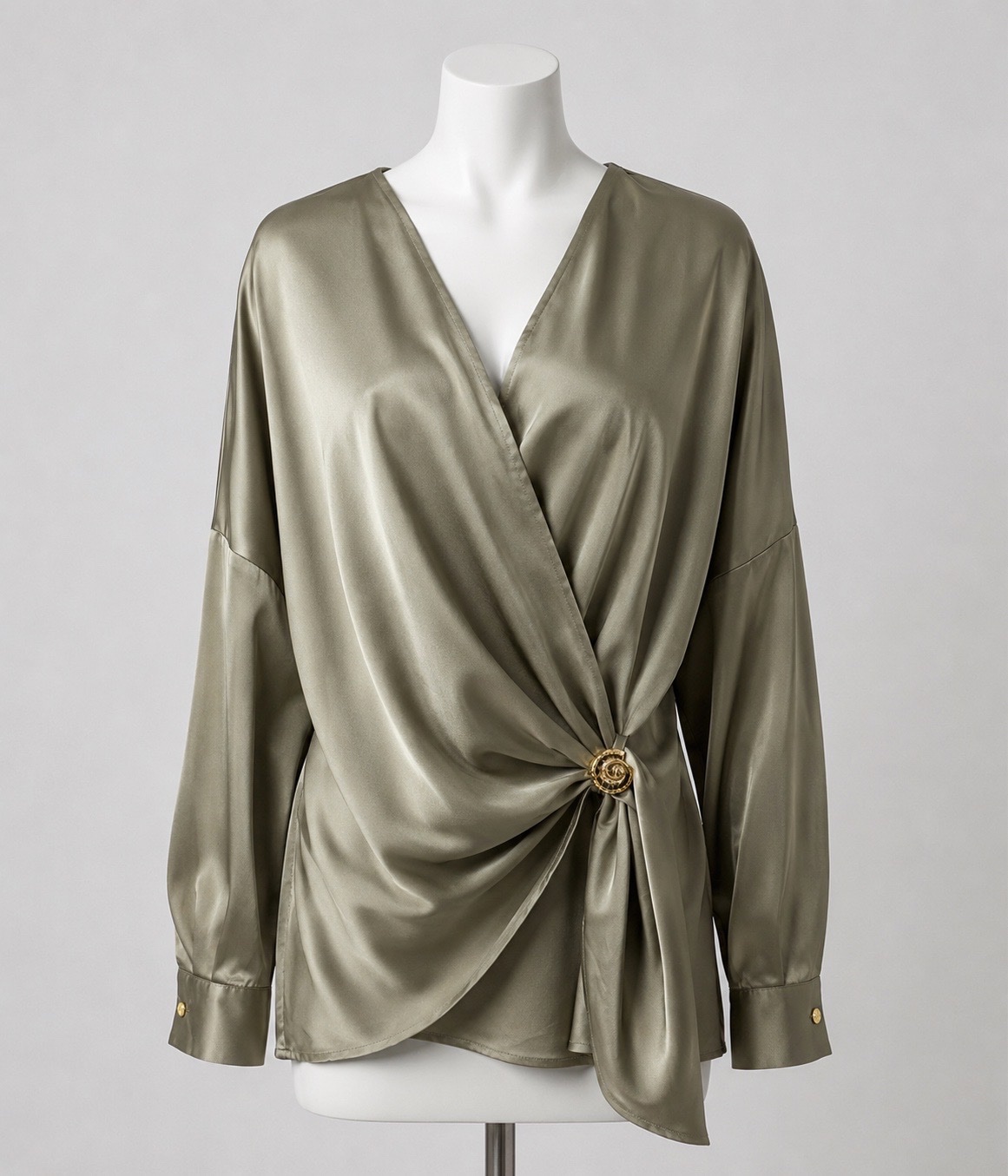 Blouse Satinée Cache-Cœur Vert Olive avec Broche