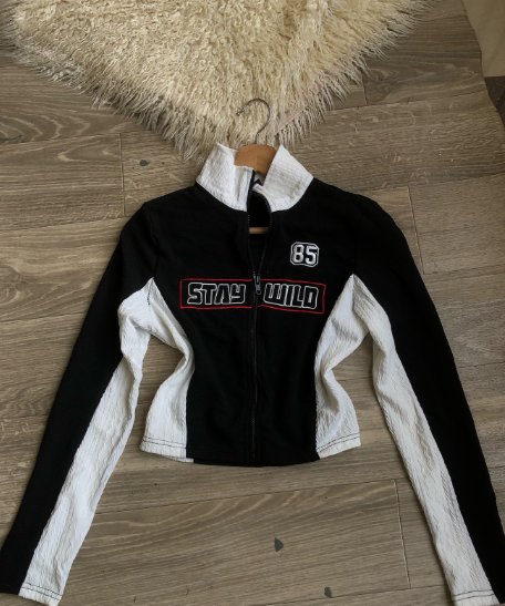 Crop top sport bicolore "Stay Wild"