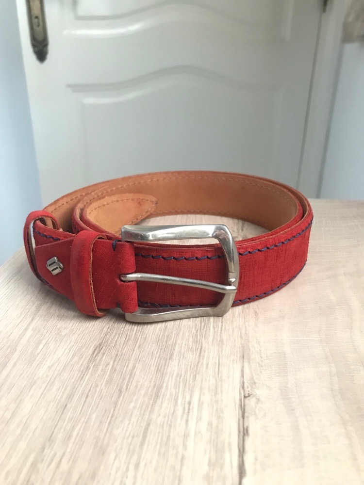 Ceinture rouge en véritable cuir