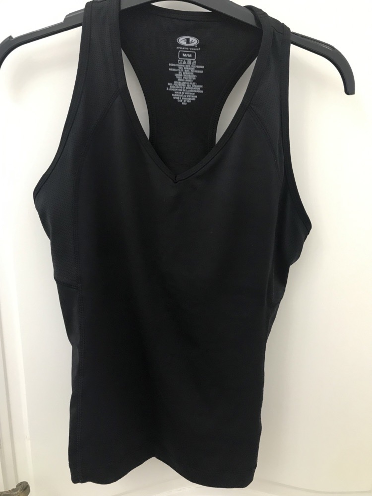 4  t-shirt de sport à 50 dt seulement
