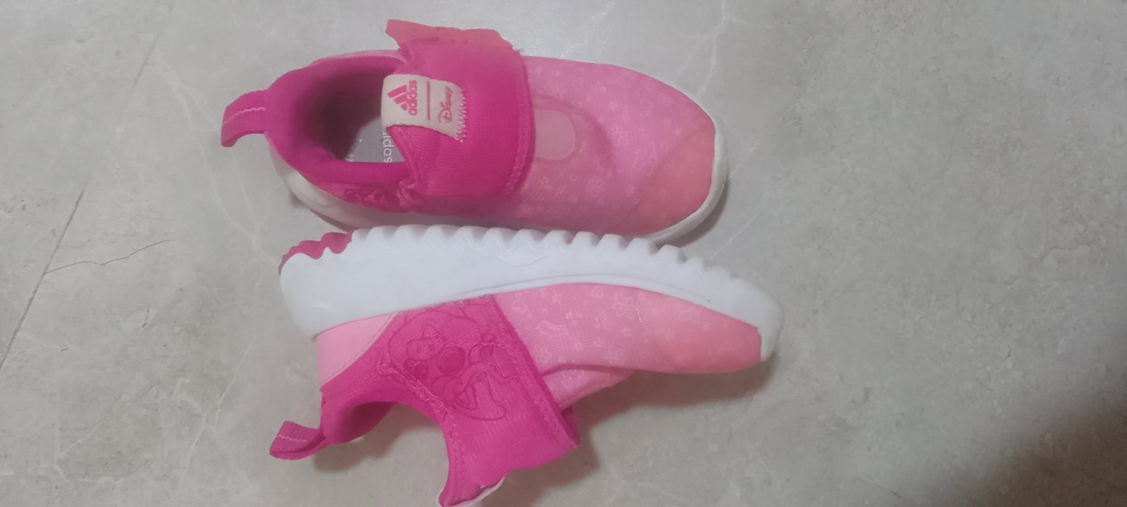 Basket pointure 25 adidas original 