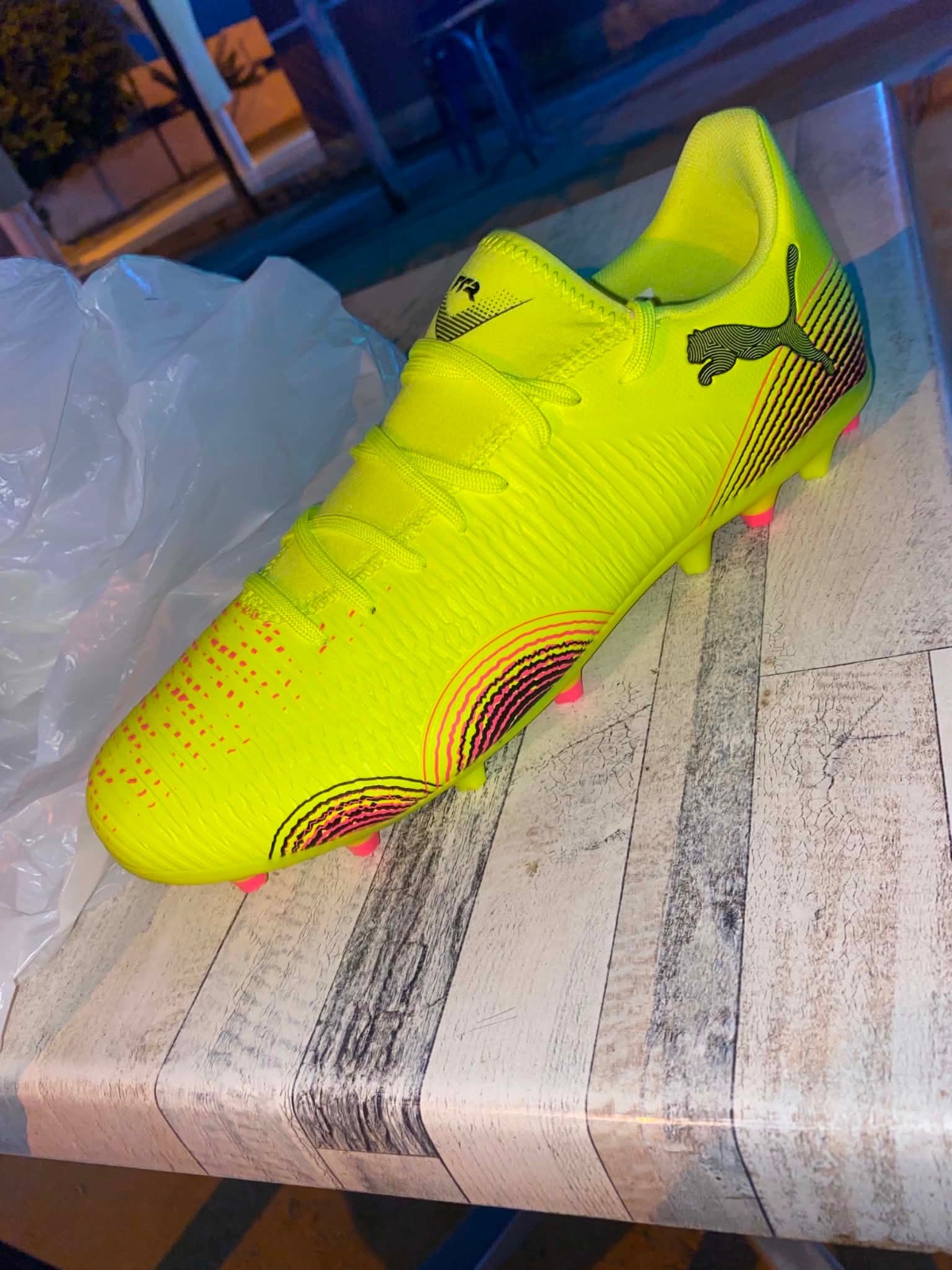 PUMA FUTURE 8 MATCH LOW MG AUDACITY - YELLOW ALERT/PUMA BLACK/SUN STRUCK