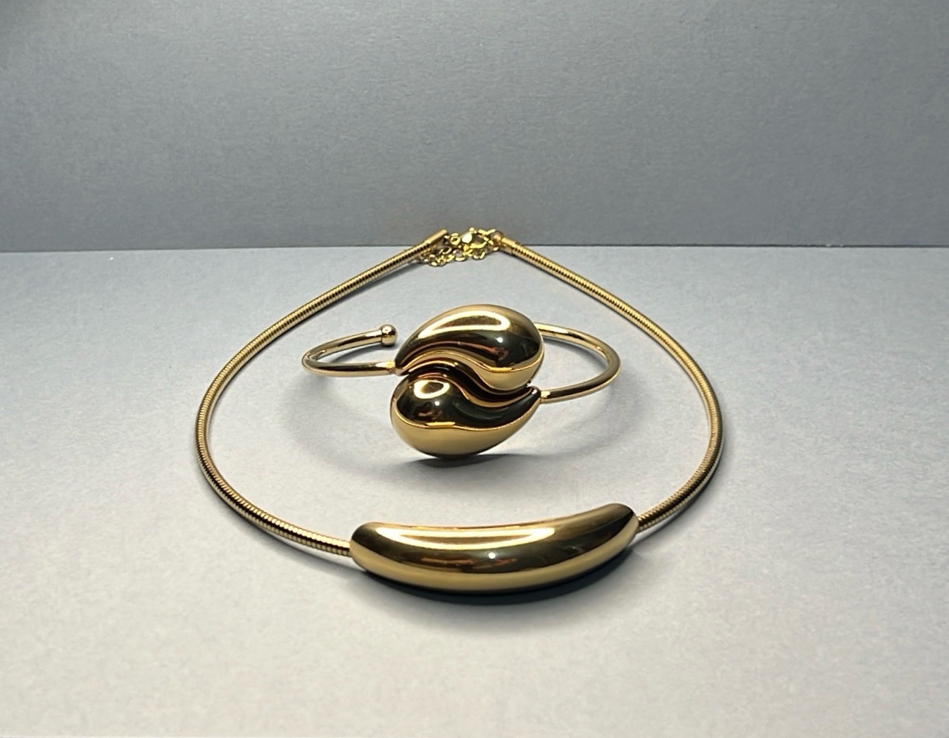 Stainless steel necklace and bracelet set 
