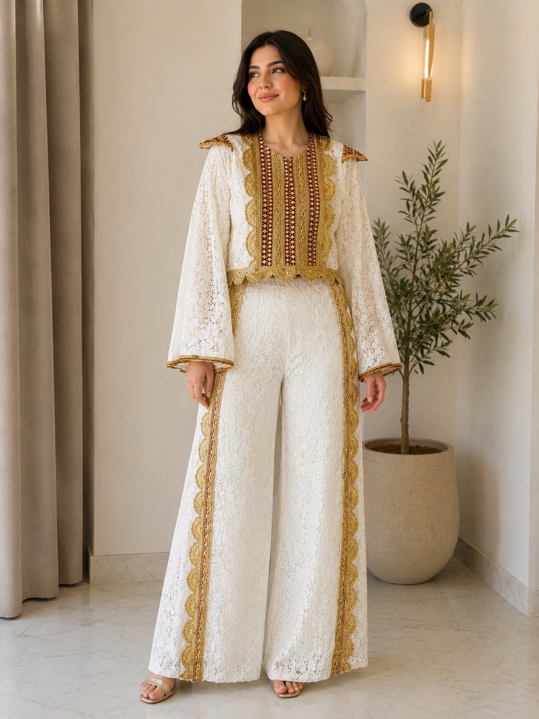 Ensemble traditionnel blanc en dentelle 