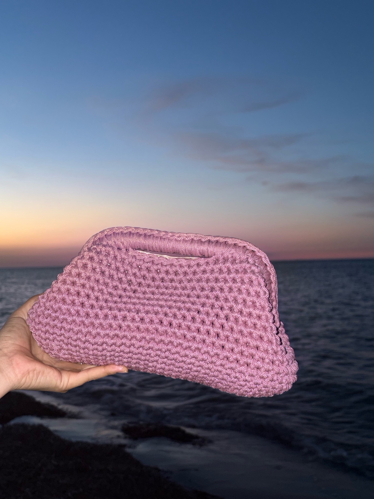 Clutch en crochet rose avec 💎