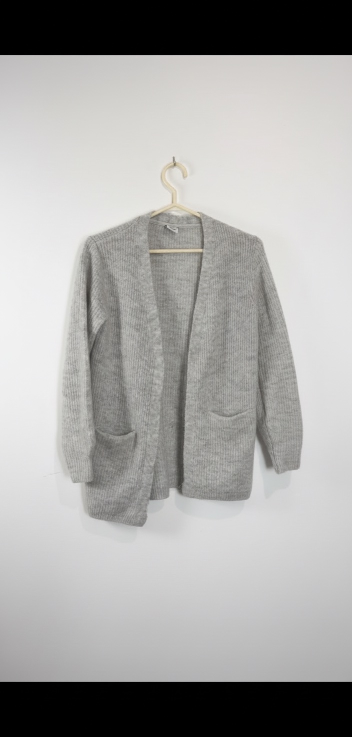 Gilet long en maille gris chiné – Doux et Confortable