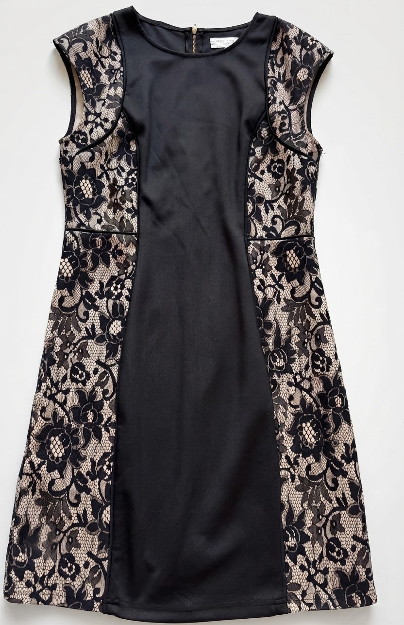 Robe courte sans manches 