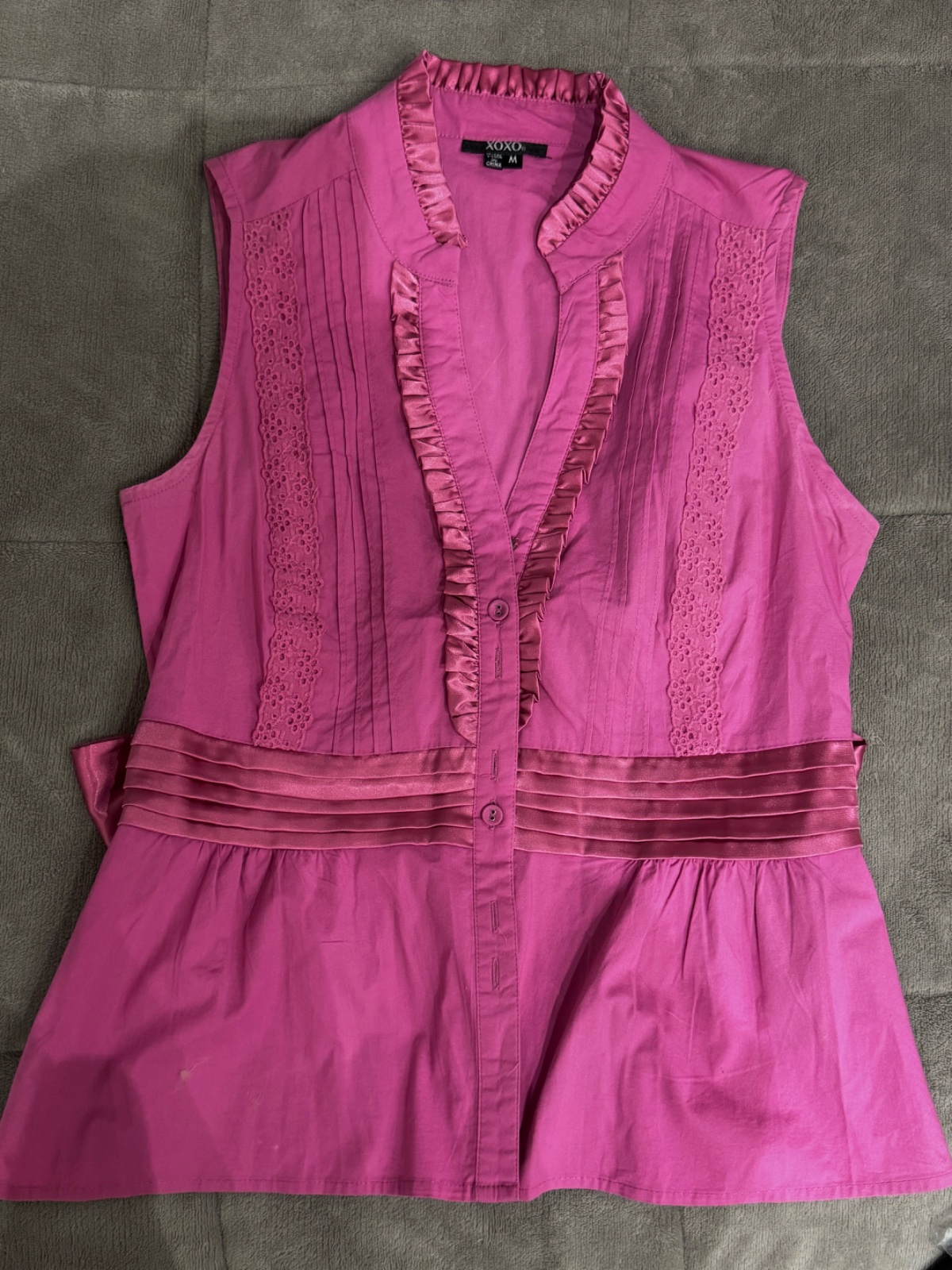 Chemise rose indien avec broderie anglaise et satinée