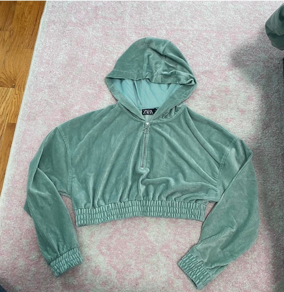 Capuche courte en velours "zara"