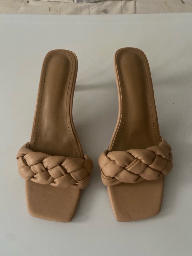 Des mules beige 