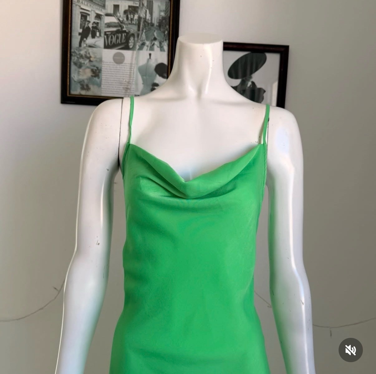 Robe satinèe tres chic 