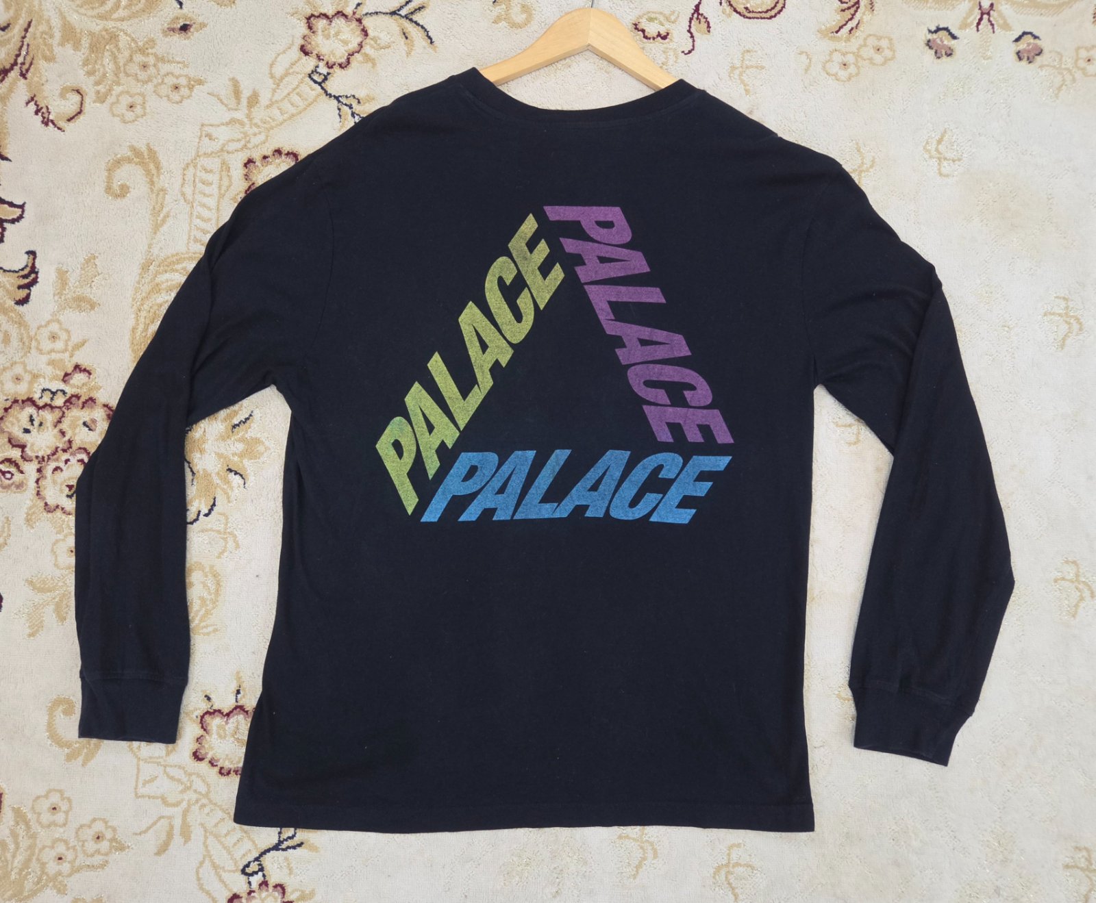 Pull Palace skateboard 