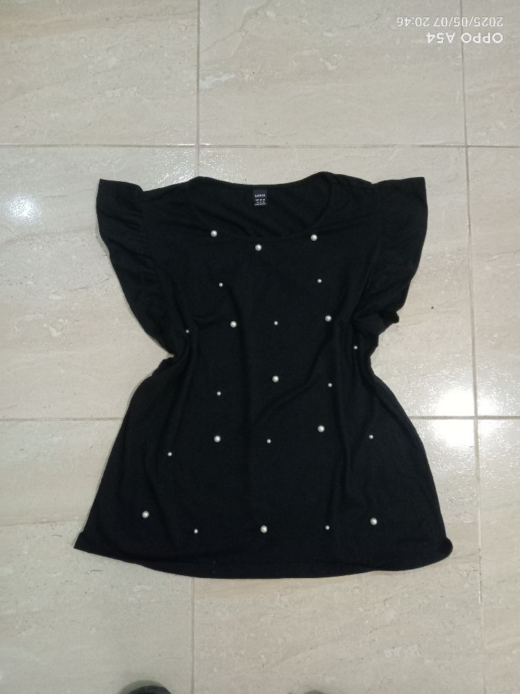 pull noir Shein avec perles 