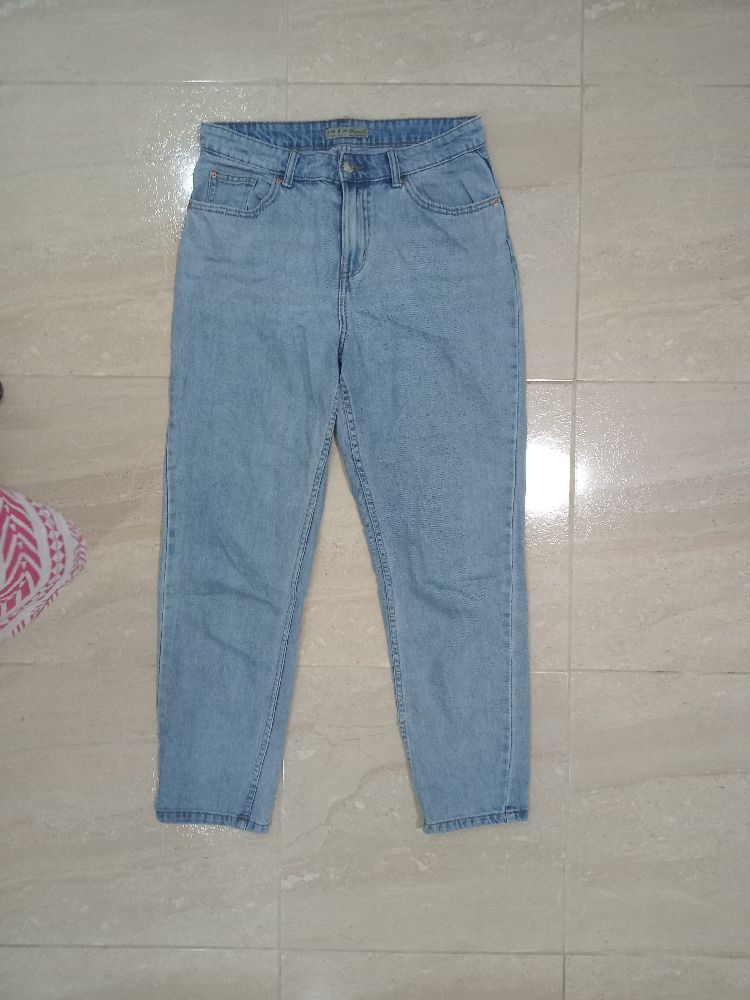 pantalon djean taile 40 