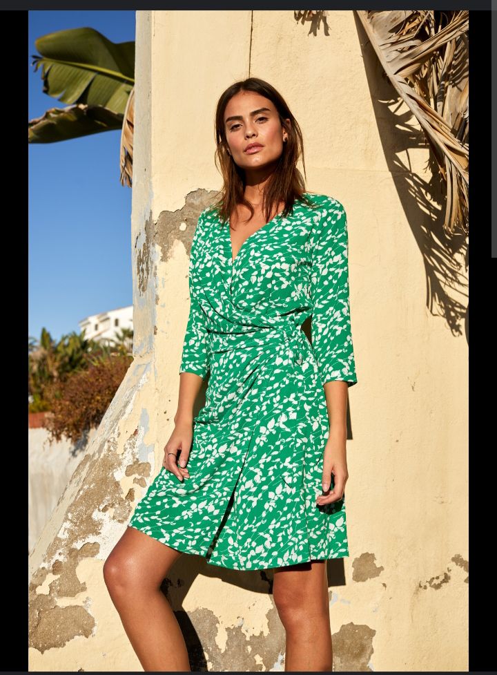 Robe porte feuille vert et blanc 