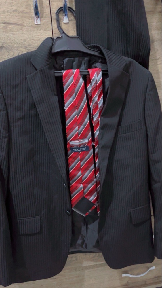 Costume pour homme, la marque ClockHouse  