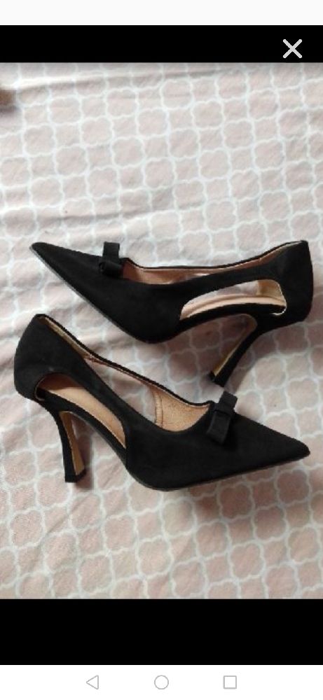 Escarpin noir très chic très classe 🌹🌺🌺🌺🌼🌼💓💓💐💐
