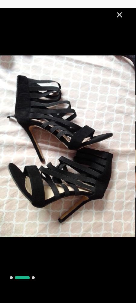 Escarpins noir très chic très classe en promotion jusqu'à minuit 🌻💞💐🌻🌿🌿🌼🌼🌼💞🌸