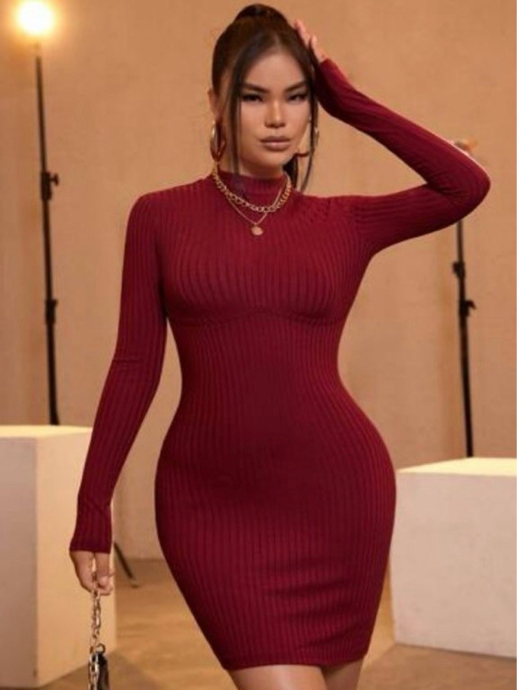 Robe burgandy ajustée 