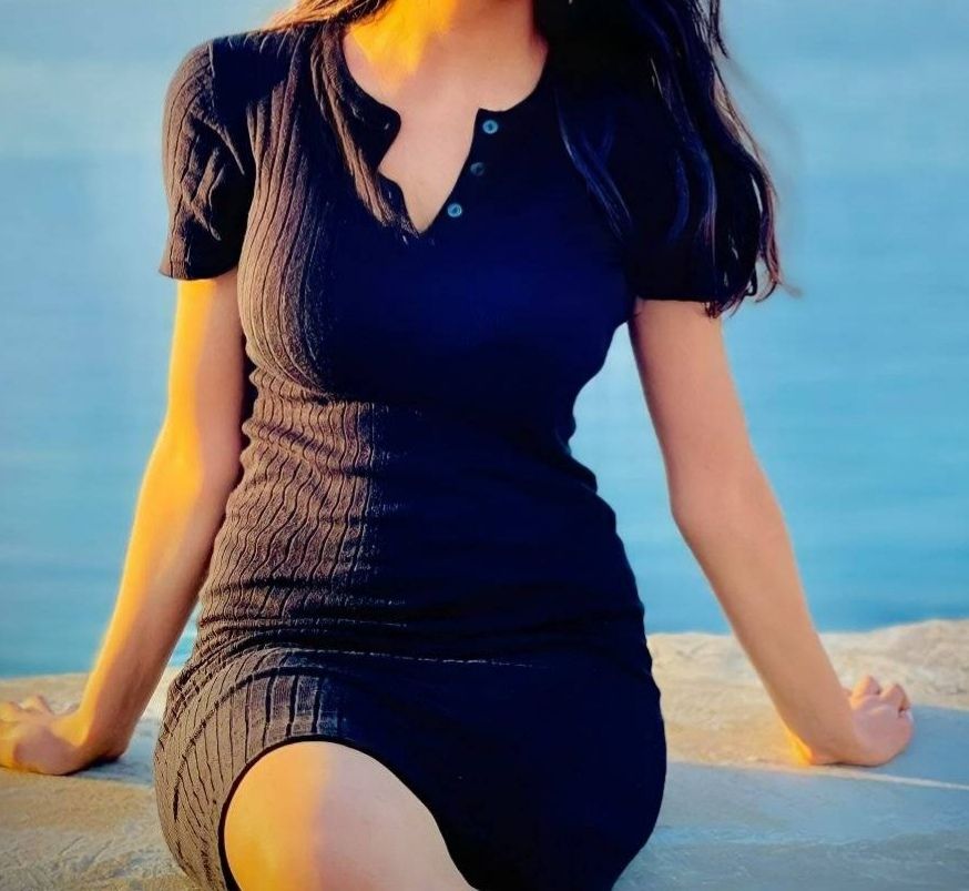 Robe noir ajusté 
