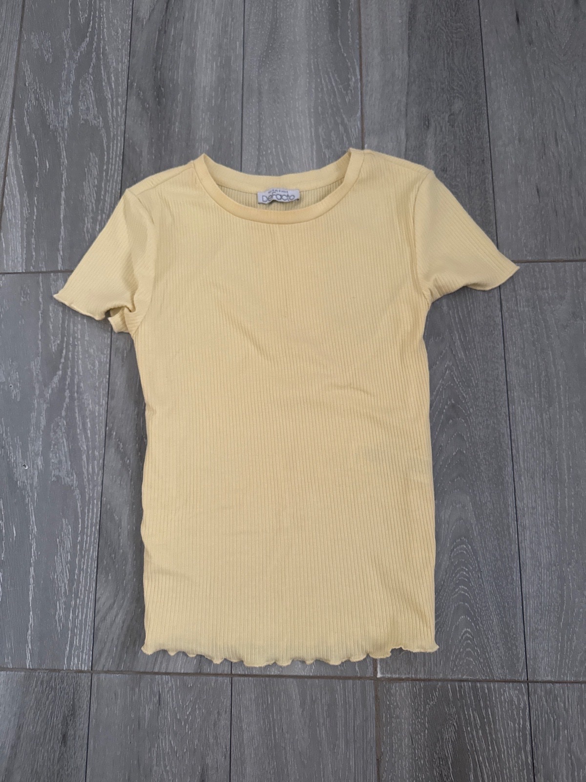 Tshirt butter yellow